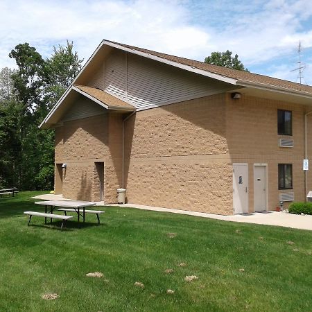 Oakridge Motel Newaygo Esterno foto